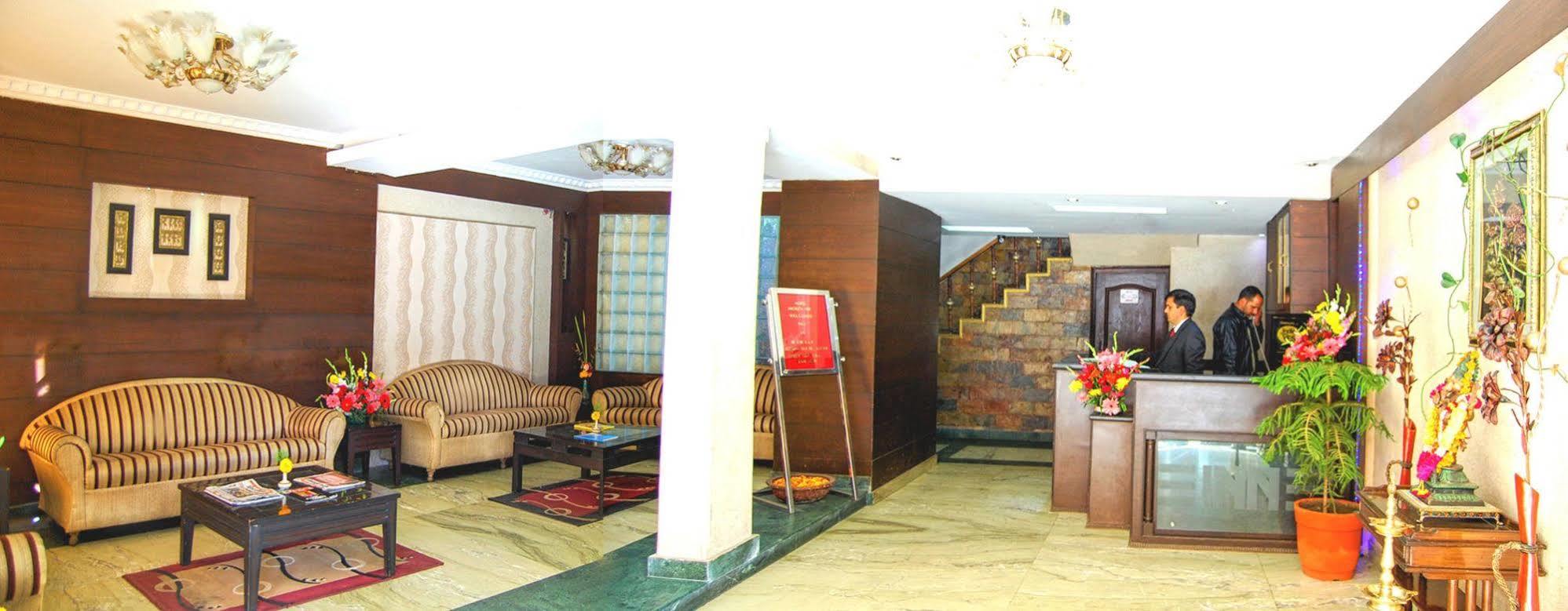 Hotel Angel'S Inn Manāli Zewnętrze zdjęcie